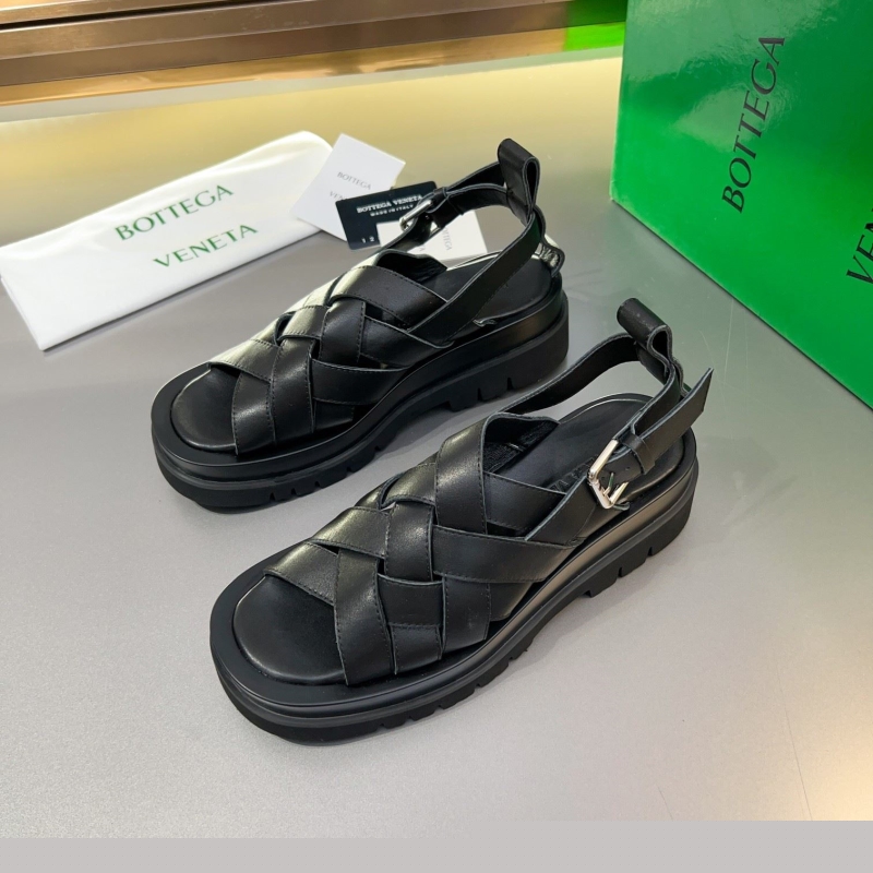 bo*te*ga Ve*ne*ta sandals